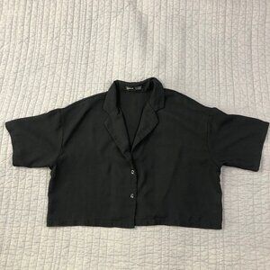 4/$15 Shein Shirt Women Small US 4 Black Cropped Button Up V Neck Boxy